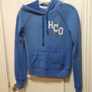 🛍️ Hollister sweater